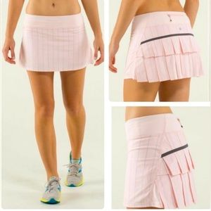 LULULEMON ATHLETICA PLEATED PINK AND GREY STRIPED TENNIS SKIRT SIZE 8